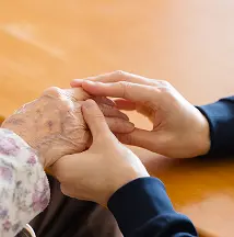 各地域の拠点で働くスタッフや介護の現場イメージ